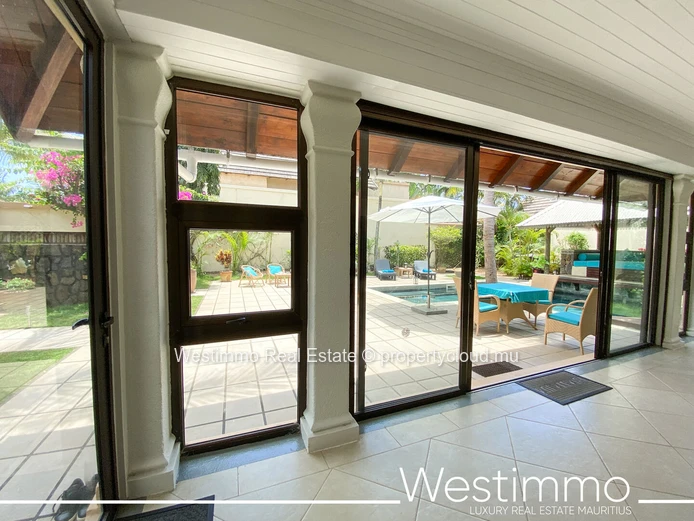 Pereybere - For rent Magnificent Balinese Villa with pool in a secure complex