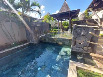 6 Bedroom Villa
