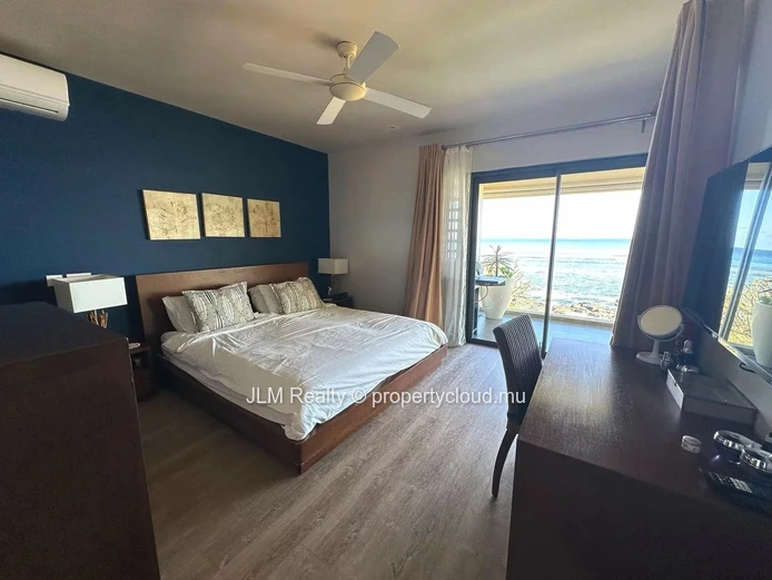 For rent: top-floor apartment with panoramic sea views in Tamarin, Mauritius