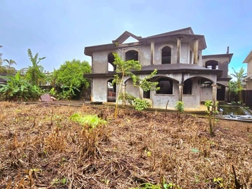 9 Bedroom Villa