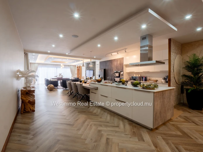 Villa d'exception de 433 m² à vendre à Beau Vallon, proche de Blue Bay