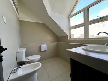 Ideal Office Space in the Heart of a Vibrant District 