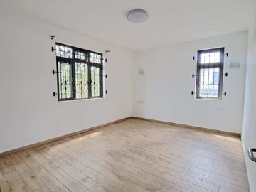 3 Bedroom Townhouse, Duplex