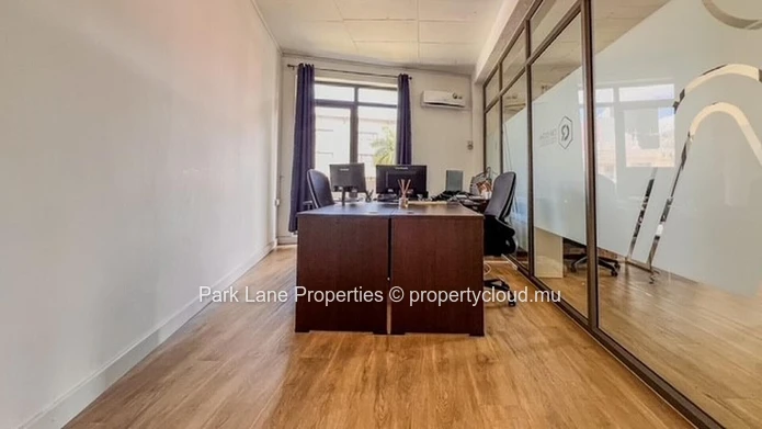 First-floor office space – Strategic location in the heart of Quatre Bornes City Centre