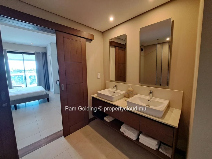 3 Bedroom penthouse – Pointe aux Cannoniers 