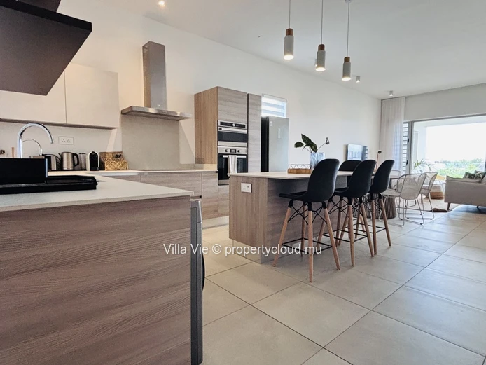 Péreybère - 3-bedroom penthouse with private pool in a secured residence