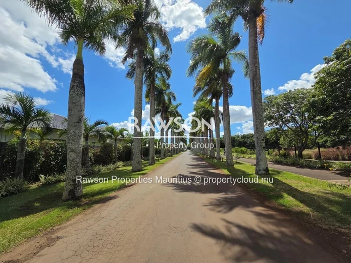 2 Bedroom Apartment | 2 Bathrooms | Pool | Shops | Medical Centre | Padel | School | Beau Plan