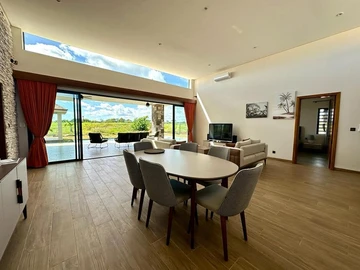 Haute Rive - Modern 3-bedroom villa with golf view