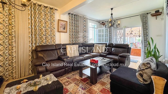 Exceptional property for sale in Curepipe - Large house with outbuilding and panoramic views