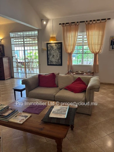 SPACIOUS FAMILY RESIDENCE WITH INDEPENDENT STUDIO & EXTENSIVE OUTBUILDINGS Pereybere Grand Baie.