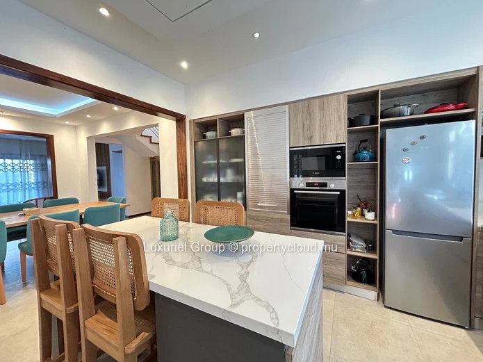 Prestige Villa Rental in Bain Boeuf – Comfort, Space & Security