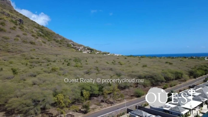 Terrain à vendre dans le prestigieux morcellement sécurisé de Belouguet, à Tamarin