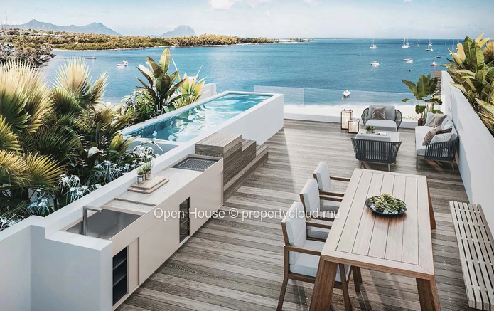 Waterfront 2-storey penthouse in Rivière Noire - Black River, 116m², 3 bedrooms, private pool, sea view, spa, close t...