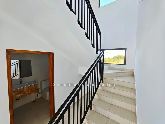 À Vendre – Villa Neuve Semi-Meublée À Cap Malheureux - Nord