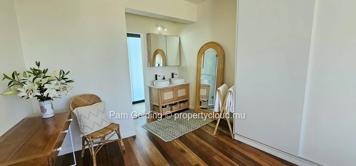 Maison de ville de 4 chambres avec piscine privée à vendre à Azuri Ocean & Golf Village, Île Maurice (Mandat exclusif)
