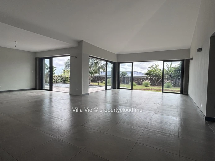 Mont Piton - Maison de plain pied de 4 chambres avec piscine et jardin