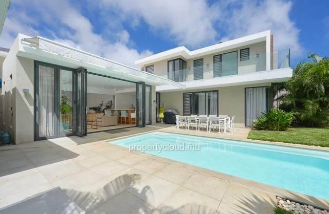 A vendre magnifique villa de 4 chambres en suite accessible aux etrangers à Pereybere.