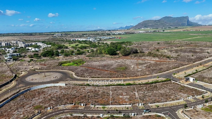 À Vendre | Terrain À Magenta Parkside, Cascavelle | 687.68 M² | Rs 7.7M