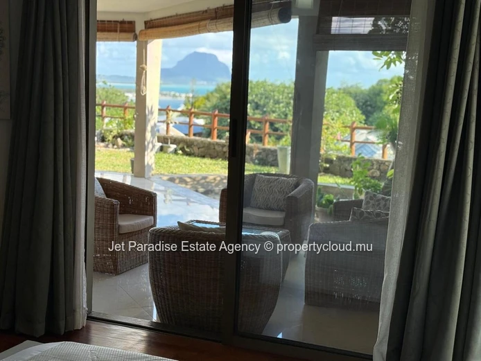 Appartment meublé de 3 chambres, piscine privée, vue mer et montagne
