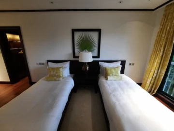 5 Bedroom Villa