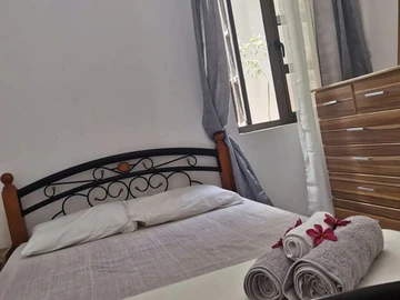 18 Bedroom Hotel