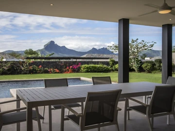 4 Bedroom Villa