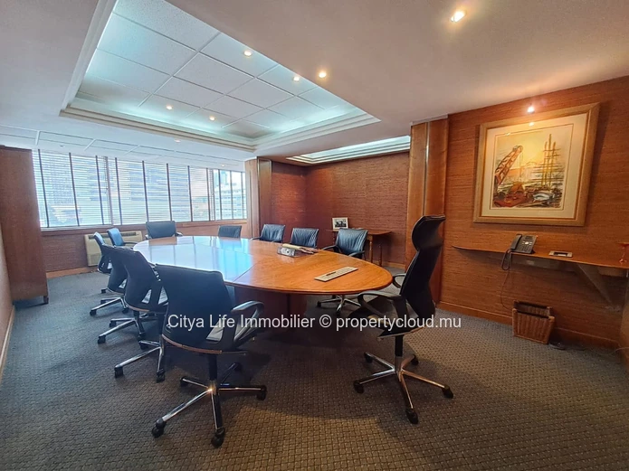 Bureau de 377 m²