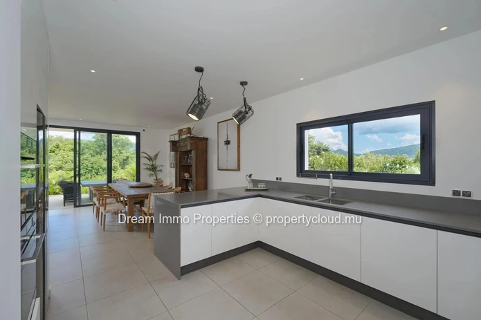 Villa Vue Montagne & Nature Environnante A 2 Pas Du Golf De Tamarina - Ile Maurice