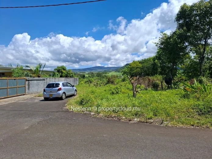 Residential land of 553.79 m2 