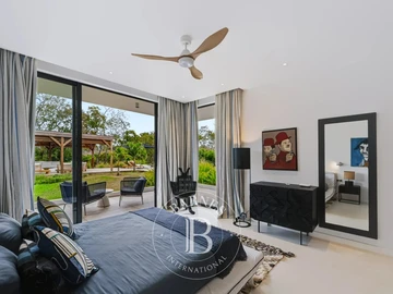 5 Bedroom Villa