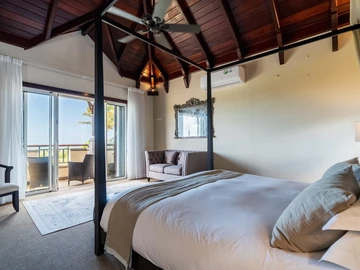 4 Bedroom Villa