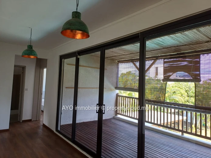 Beautiful 4 bedroom home with pool and garden in Pereybere