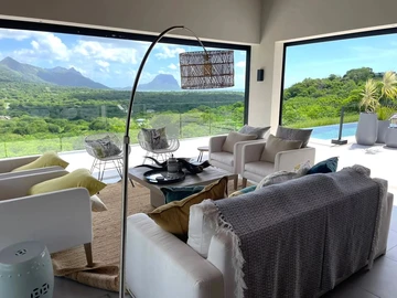 5 Bedroom Villa