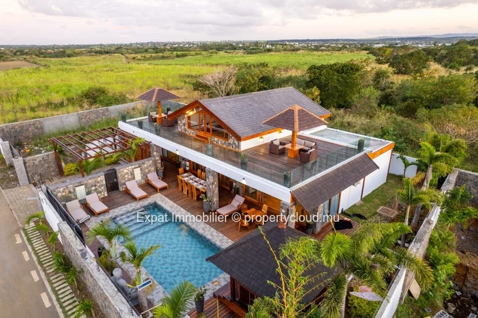 Tropical Villa With 4 Suites, Panoramic Rooftop Terrace And Swimming Pool – Grand Baie