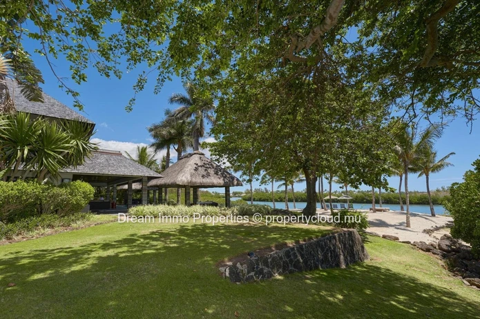 Sublime Beachfront Villa, Access And Sea View At Four Seasons Anahita In Beau Champ - Mauritius