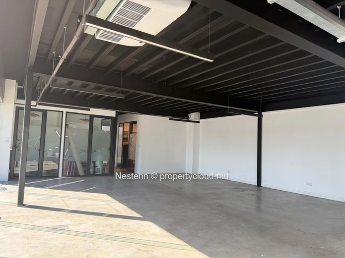 Espaces bureaux de 246m2
