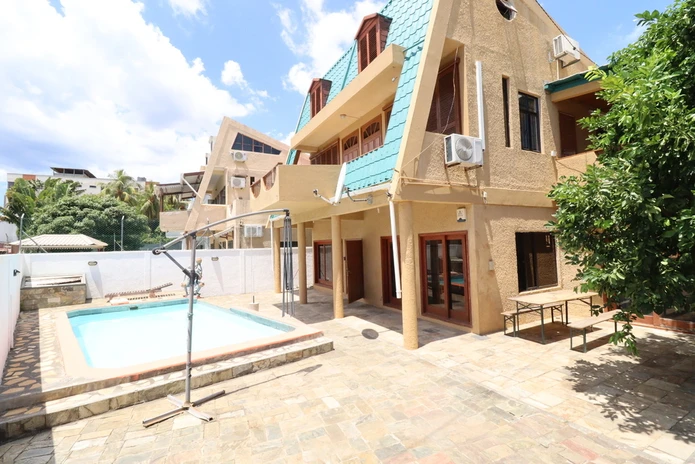 Maison à rénover proche de la plage avec fort potentiel d'investissement locatif.
