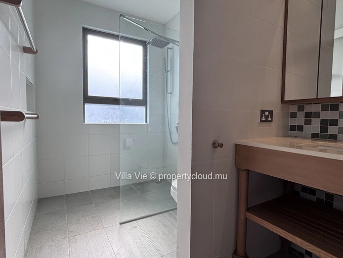 Roches Noires - Penthouse de 3 chambres avec vue sur la mer et piscine commune