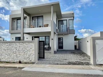 4 Bedroom Villa
