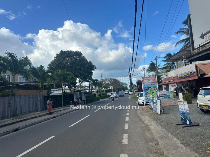Commercial space on the coastal road 