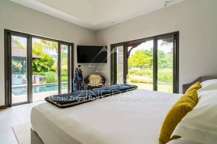 Elegant Contemporary Golfside Villa - Bel Ombre