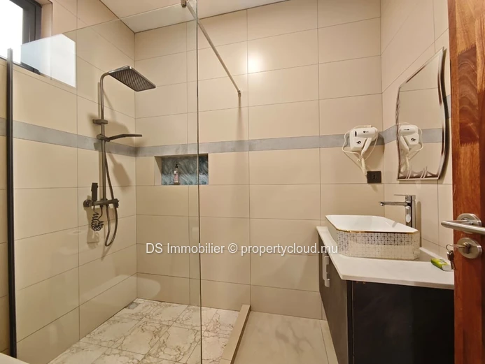4-Bedroom Villa With Private Pool For Rent – The Vale - North