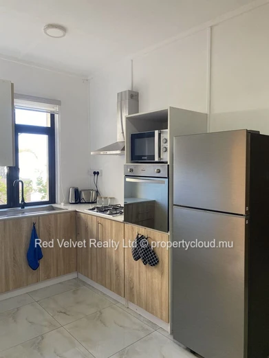 Appartement de 2 chambres au rez-de-chaussée à louer – Flic en Flac | Jardin | Rs 43,000
