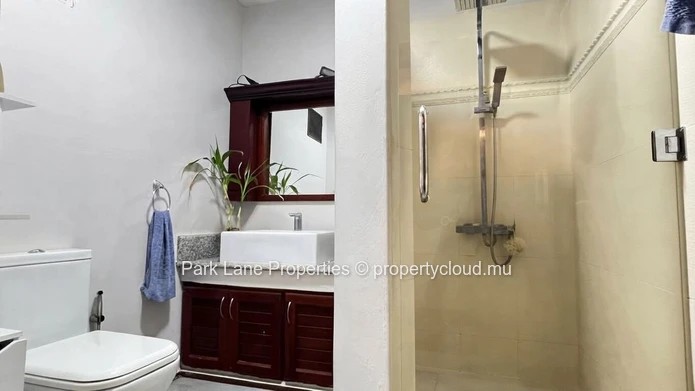 Duplex de 3 chambres de 120 m² en complexe résidentiel à Sodnac