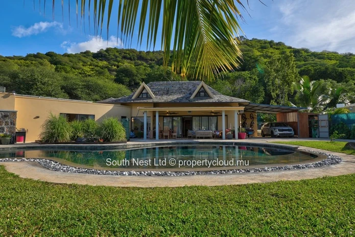Villa familiale exceptionnellement rénovée avec vue panoramique sur les montagnes