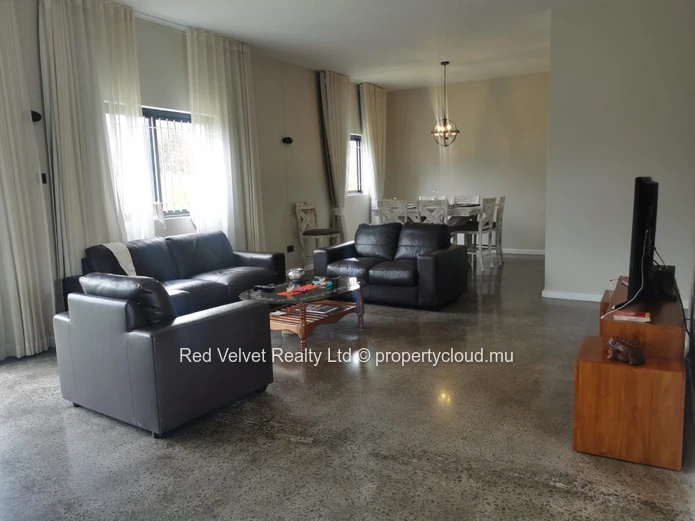 Maison de ville de 4 chambres à louer à Highlands | Terrasse sur le toit | Meublée