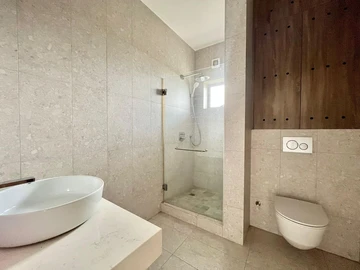 4 Bedroom Apartment