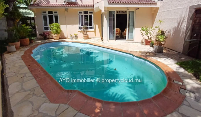 A vendre charmant Townhouse de 3 chambres avec piscine privée