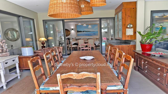 The Lounge Villa