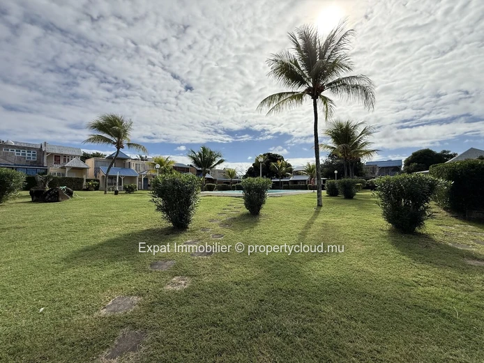 Appartement 3 Chambres Avec Jardin Privatif & Accès Direct À La Piscine – Résidence Sécurisée